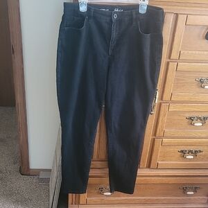 Style & Co. Women's Skinny Jeans in Black